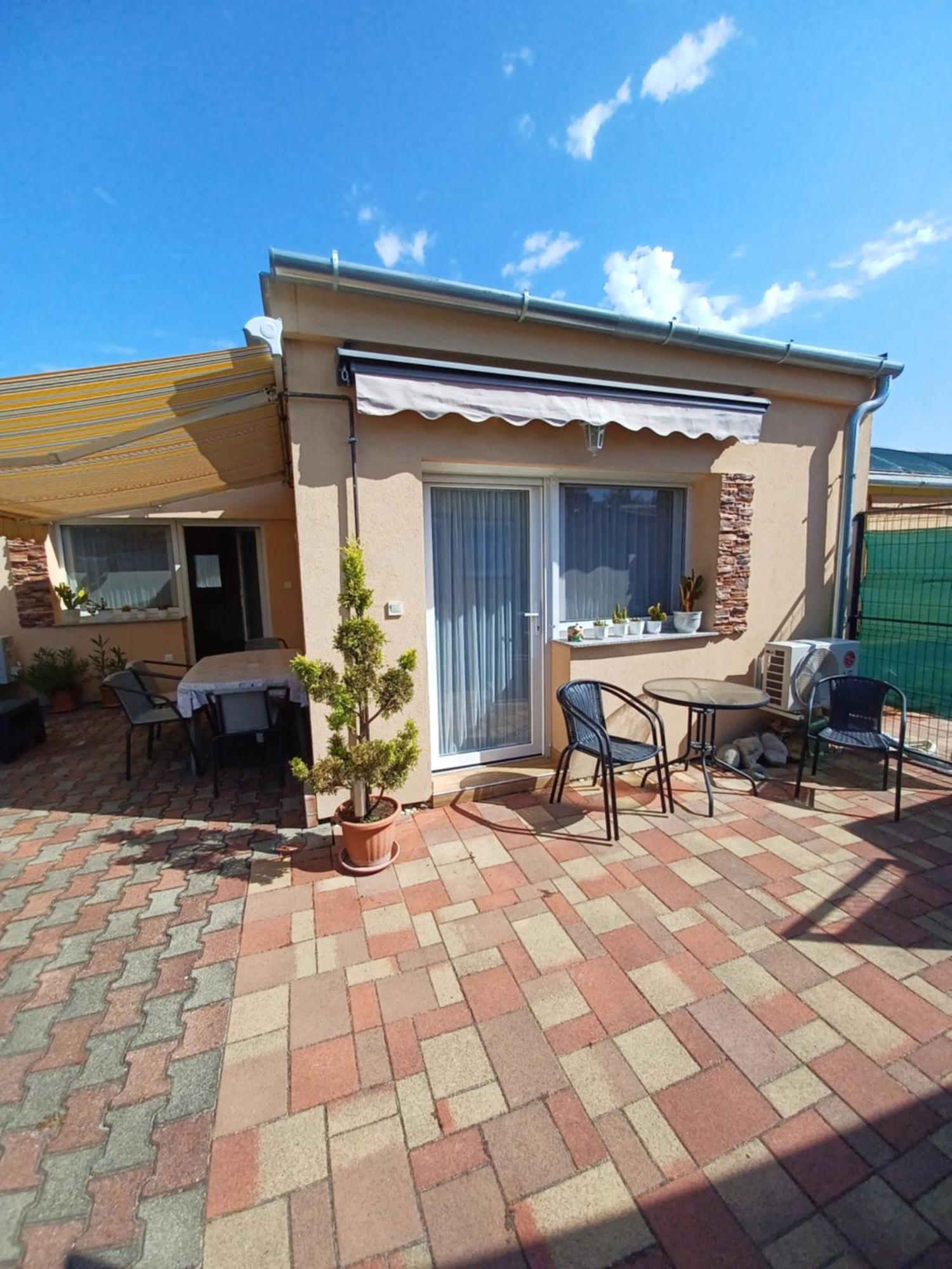 Bük Tulipan Apartmanhaz מראה חיצוני תמונה